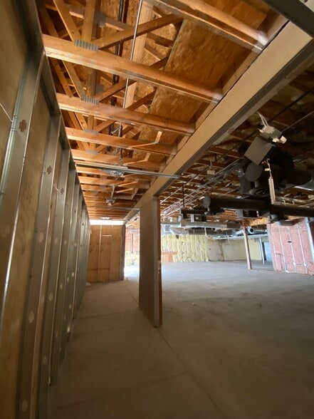 More Photos Of 4280-4302 E Indian School Rd, Phoenix Unknown For Lease