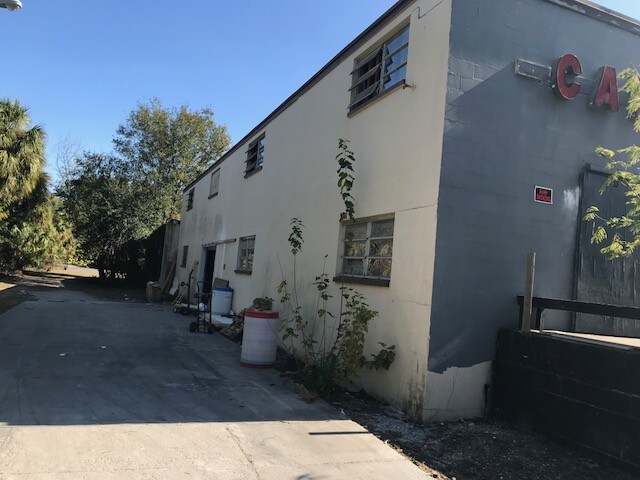 More Photos Of 4214 W Virginia Ave, Tampa Warehouse For Lease