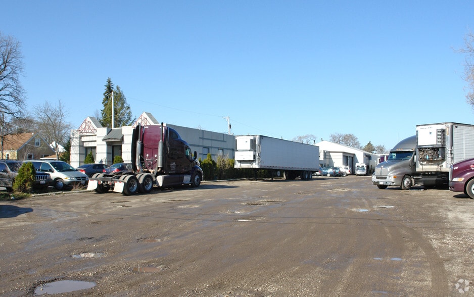 More Photos Of 2314 N River Rd, River Grove Warehouse For Sale