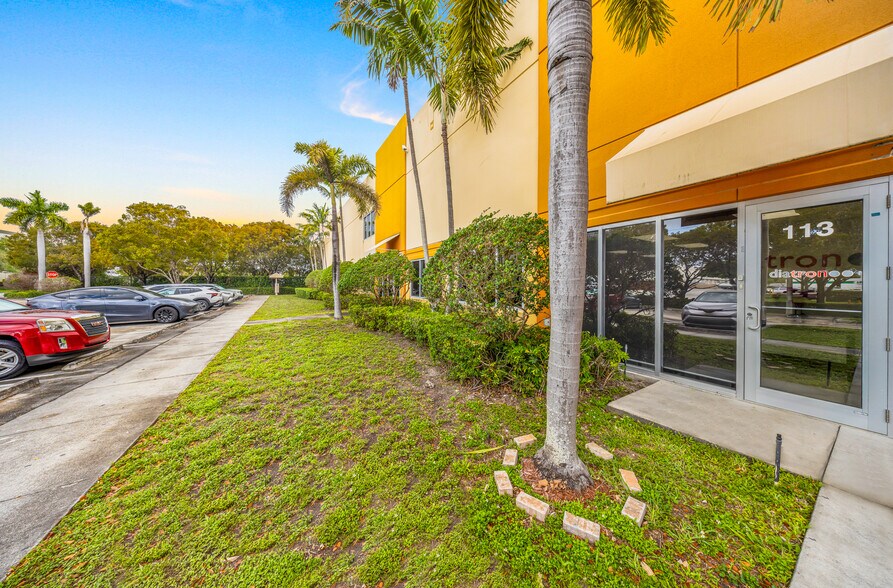 Primary Photo Of 12601 NW 115th Ave, Medley Warehouse For Lease