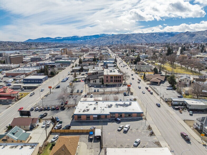 More Photos Of 325 Chelan Ave, Wenatchee Office For Lease