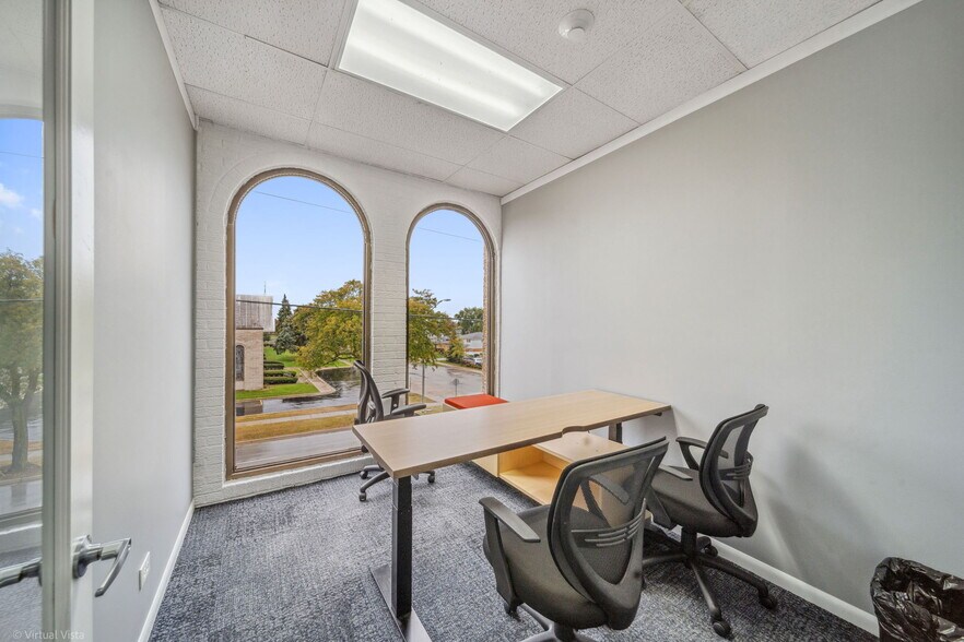 More Photos Of 4550 W 103rd St, Oak Lawn Coworking Space