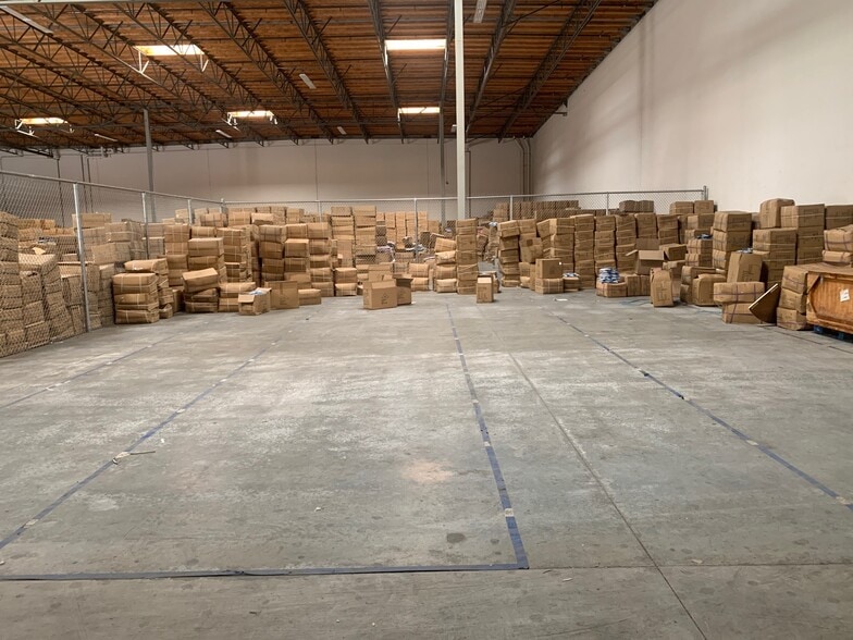 More Photos Of 5866 Smithway St, Commerce Warehouse For Lease