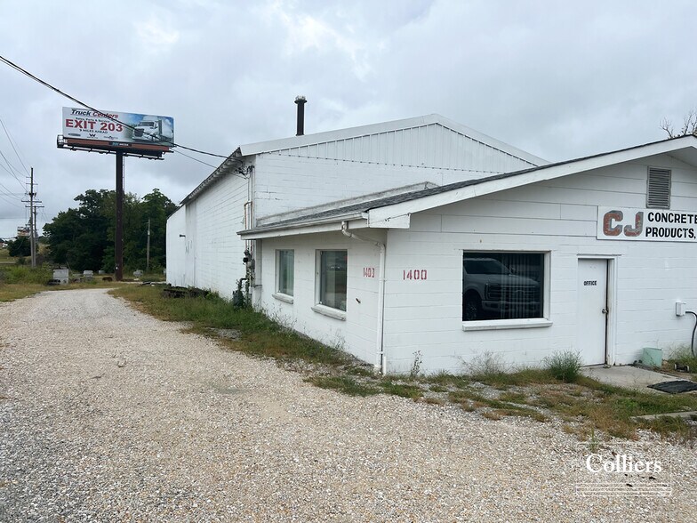 More Photos Of 1400 E Veterans Memorial Pky, Truesdale Manufacturing For Sale