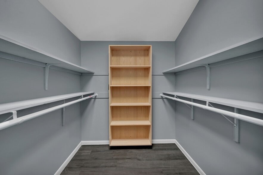 More Photos Of 1026 State St, Port Huron Freestanding For Sale