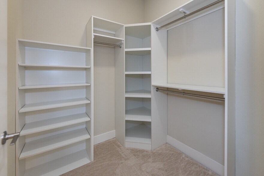 More Photos Of 2200 Carl D Silver Pky, Fredericksburg Apartments For Lease