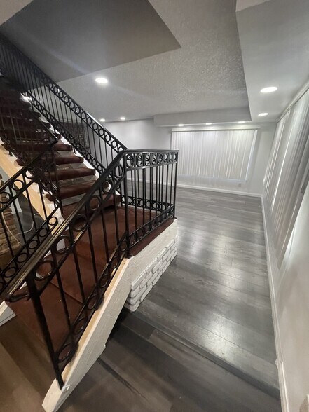 More Photos Of 246 E Hullett St, Long Beach Apartments For Sale