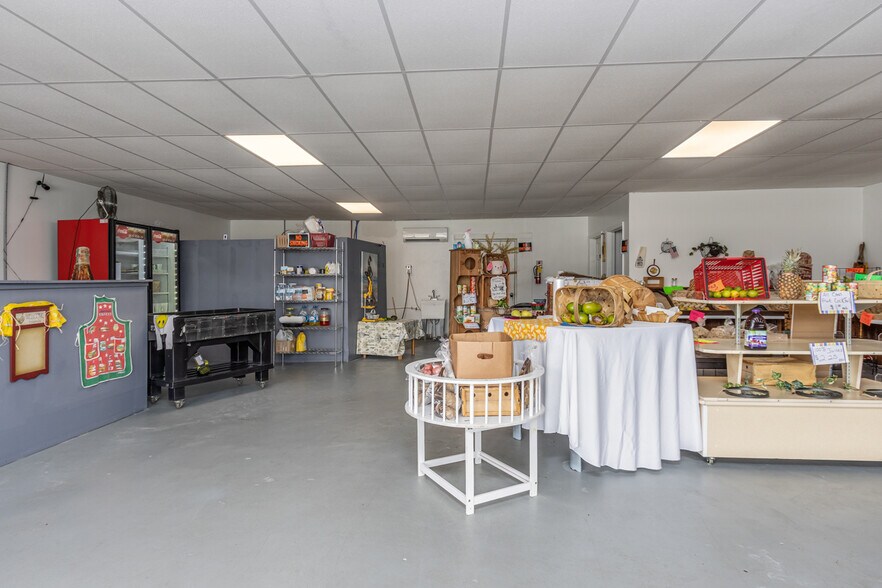More Photos Of 200 Willard Rd, Clinton Storefront For Sale