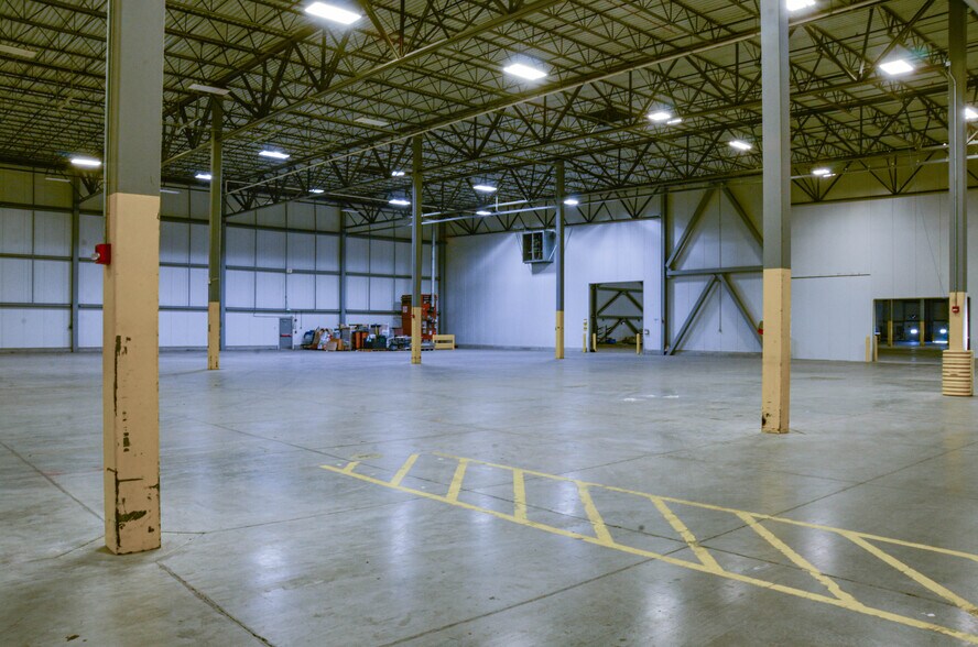 More Photos Of 210 Ski Village Dr, Mount Shasta Distribution For Lease