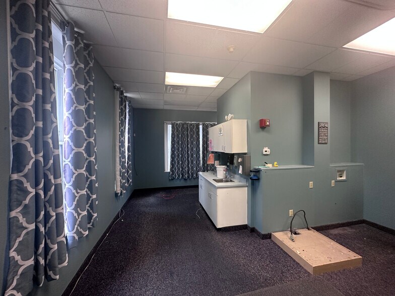 More Photos Of 314 Park St, Fulton Office For Sale