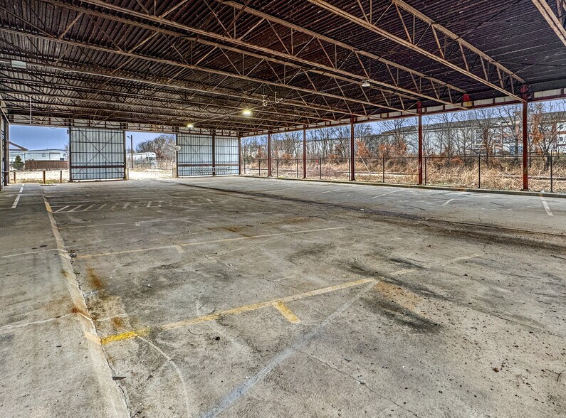 More Photos Of 313 Franklin Ave, Union Light Distribution For Sale