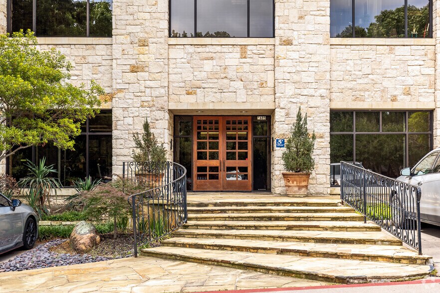 More Photos Of 2600 Eldorado Pky, McKinney Office For Lease