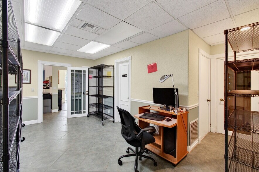 More Photos Of 321 N Railroad Ave, Boynton Beach Unknown For Lease