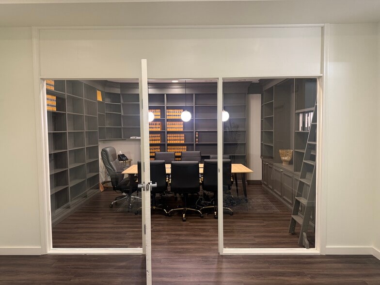 More Photos Of 320 1st St N, Jacksonville Beach Office Residential For Lease