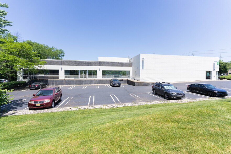 More Photos Of 165 Route 17 South, Paramus Freestanding For Lease