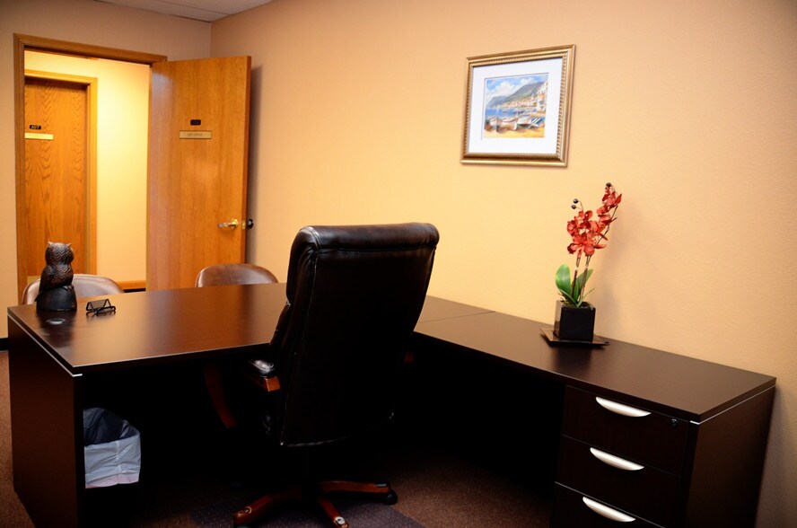 More Photos Of 1510 Poole Blvd, Yuba City Office For Lease