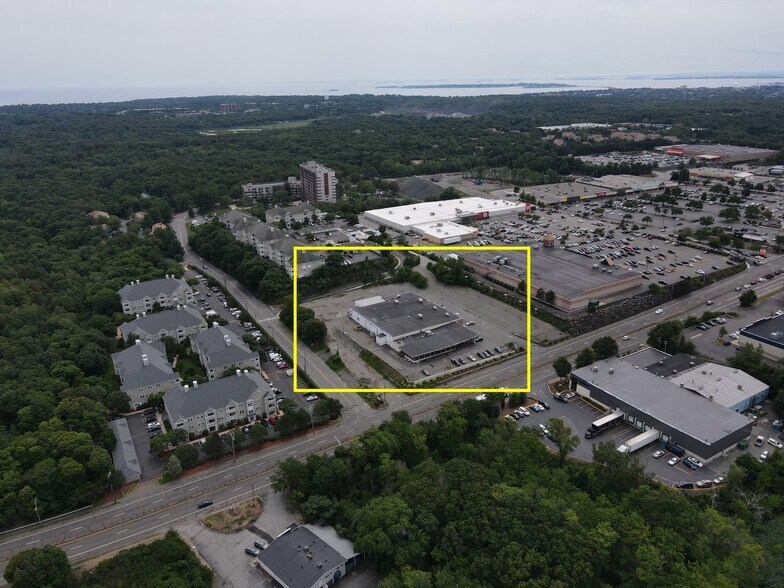 More Photos Of 207 Highland Ave, Salem Light Distribution For Lease