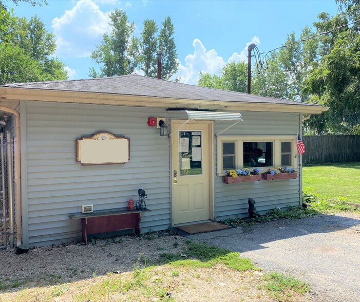 More Photos Of 2013 Beecher Rd, Plano Freestanding For Sale