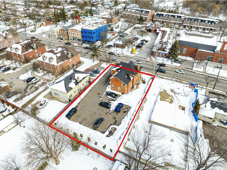 More Photos Of 62 Queen St S, Mississauga Freestanding For Lease
