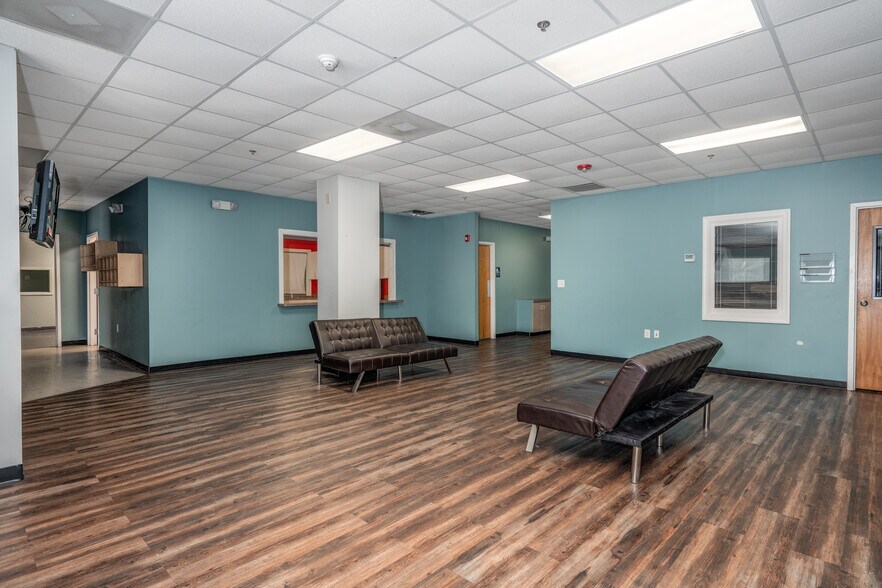 More Photos Of 1725 Davis St, Rocky Mount Warehouse For Lease