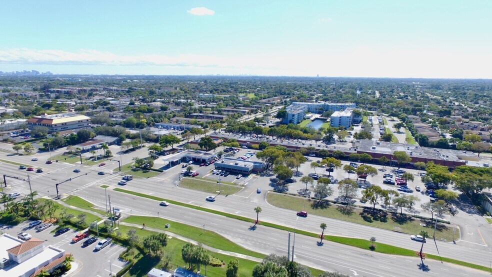More Photos Of 6096 W Oakland Park Blvd, Sunrise Freestanding For Lease
