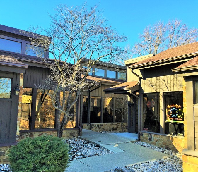 More Photos Of 3200 Sycamore Ct, Columbus Medical For Sale