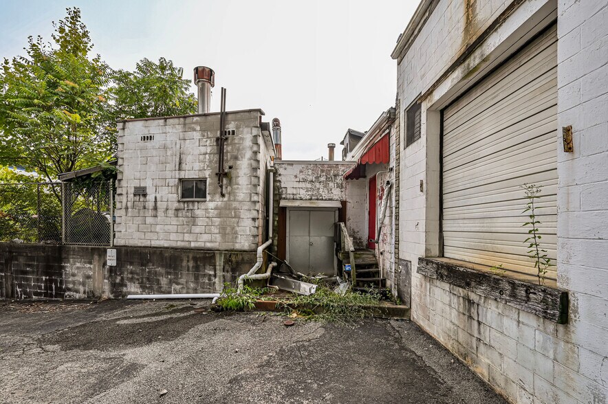 More Photos Of 508 New Alexandria Rd, Greensburg General Retail For Sale