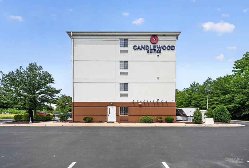 More Photos Of 1055 Waterford Commons Rd, Greenville Hotel For Sale