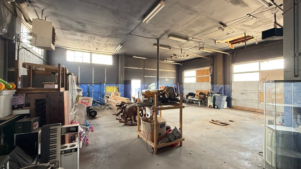 More Photos Of 1302 E 2nd St, Odessa Service For Sale