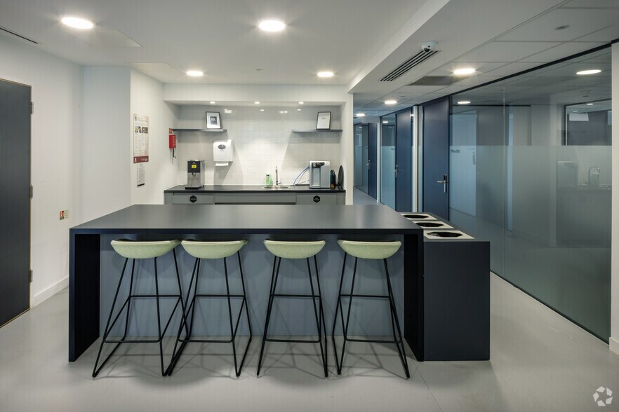 More Photos Of 156 Great Charles Street Queensway, Birmingham Coworking Space