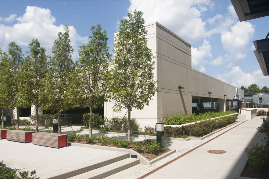 More Photos Of 5170 Peachtree Rd, Chamblee Office For Lease