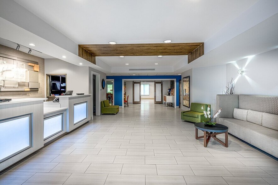 More Photos Of 310 Orchard Hill Dr, Tell City Hotel For Sale