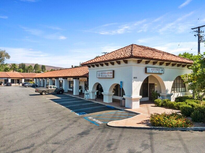 More Photos Of 30313-30317 Canwood St, Agoura Hills Unknown For Lease