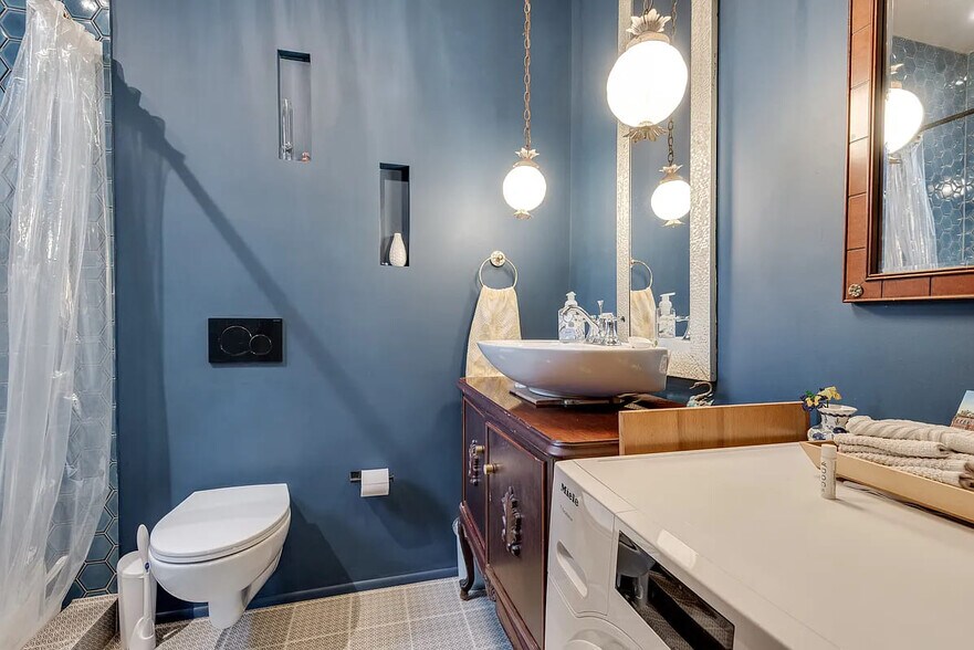 More Photos Of 39 Clifton Pl, Brooklyn Storefront Retail Residential For Sale