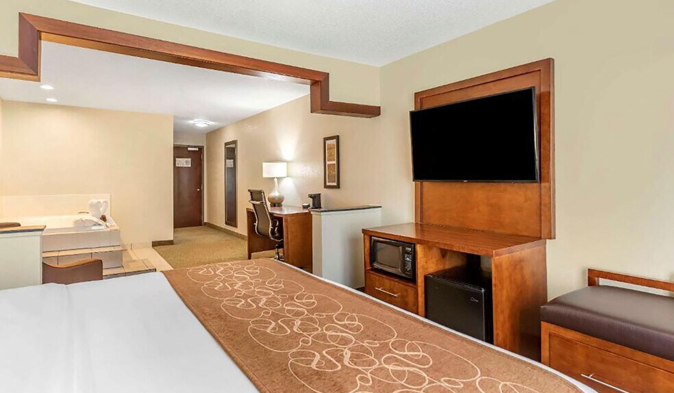 More Photos Of 350 Dodge Rd NE, Comstock Park Hotel For Sale