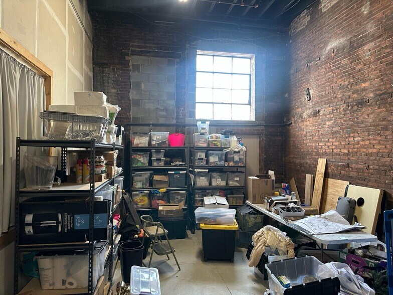 More Photos Of 2111 Center St, Cleveland Storefront Retail Office For Lease