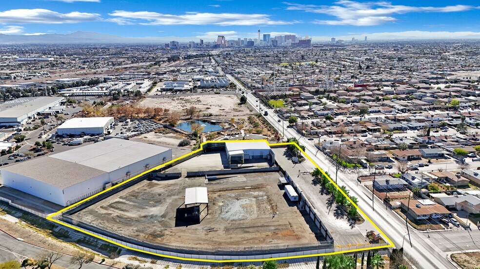 More Photos Of 2580 N Commerce St, North Las Vegas Manufacturing For Lease