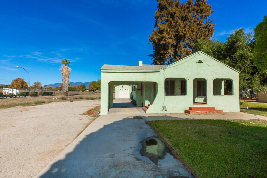 More Photos Of 1940 W Base Line St, San Bernardino Medical For Sale