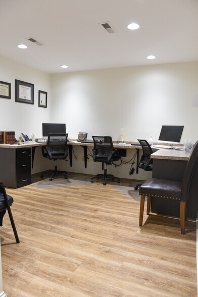 More Photos Of 431 Johnston St SE, Decatur Medical For Lease