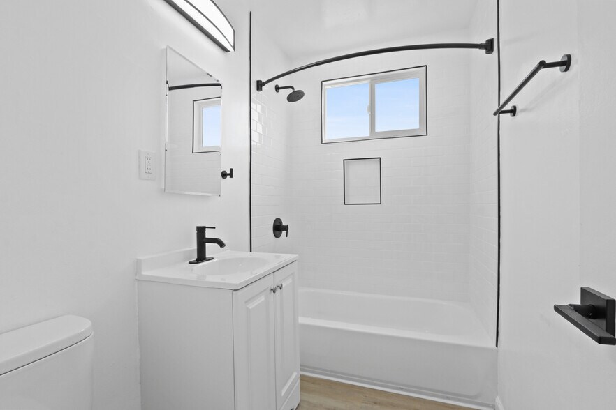More Photos Of 10018 Foster Rd, Bellflower Apartments For Sale