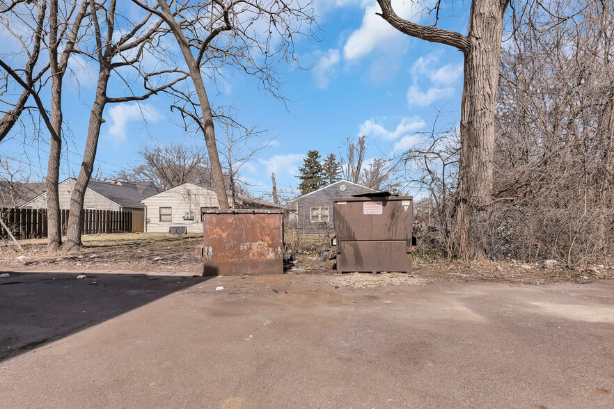 More Photos Of 1928 Agler Rd, Columbus Apartments For Sale