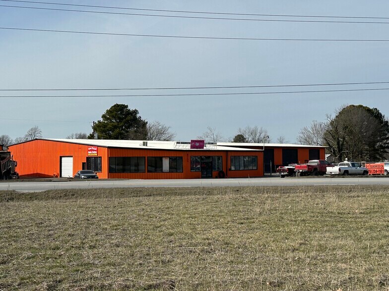 More Photos Of 2600 NE Hudson Rd, Rogers Industrial For Sale