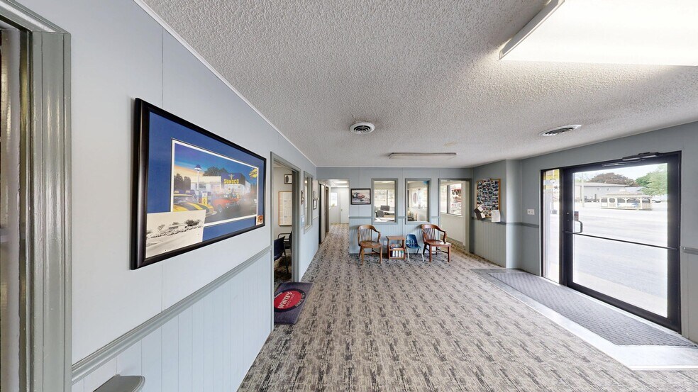 More Photos Of 1105 N McKinley Ave, Rensselaer Auto Dealership For Sale