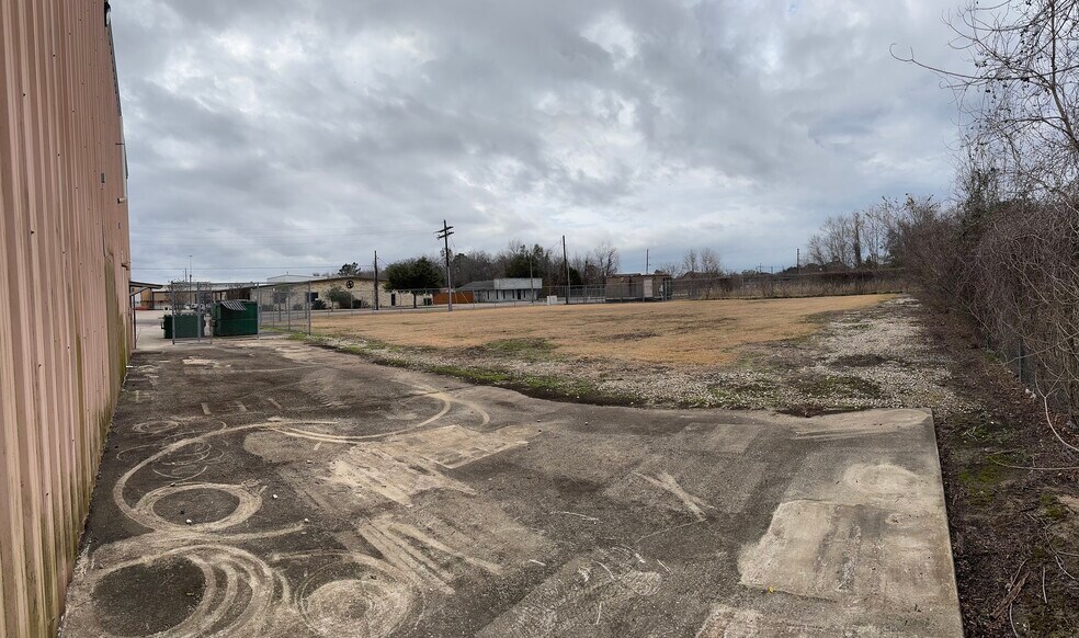 More Photos Of 4725 Mercantile St, Beaumont Industrial For Lease