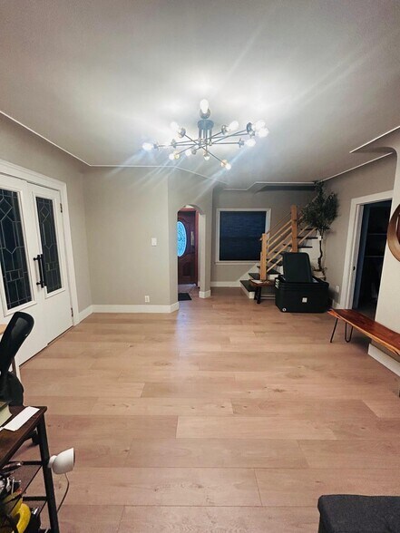 More Photos Of 26101 W Warren St, Dearborn Heights Flex For Lease