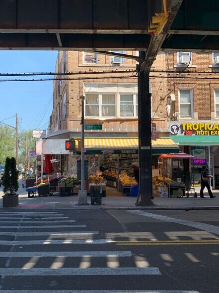 More Photos Of 11801 Liberty Ave, Jamaica Storefront Retail Residential For Lease