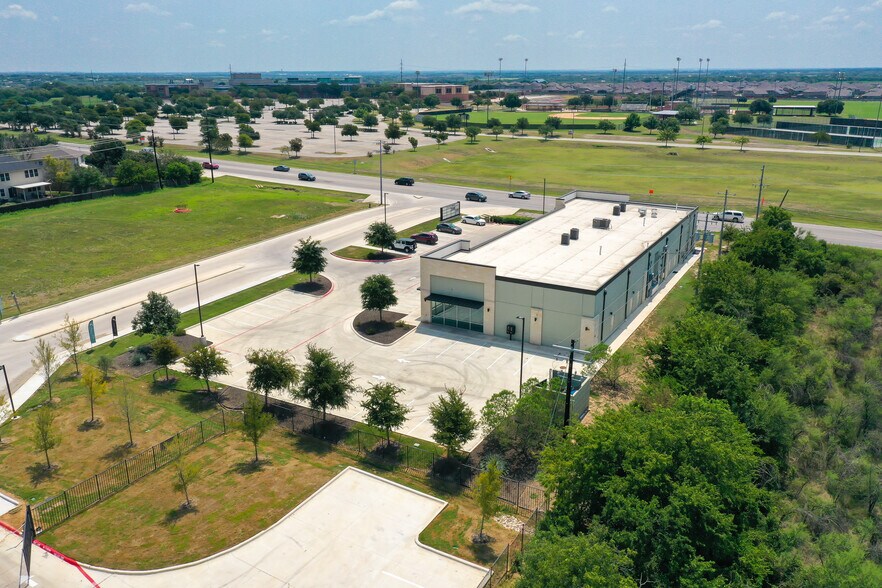 More Photos Of 121 Cibolo Commons, Cibolo General Retail For Lease