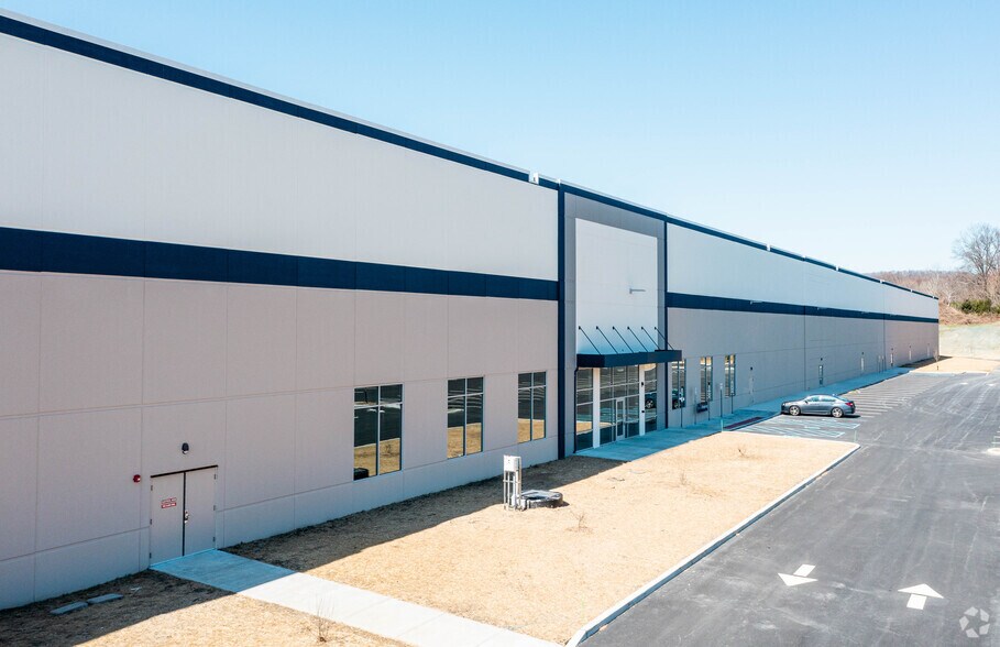 More Photos Of 3303 Route 6, Middletown Warehouse For Lease