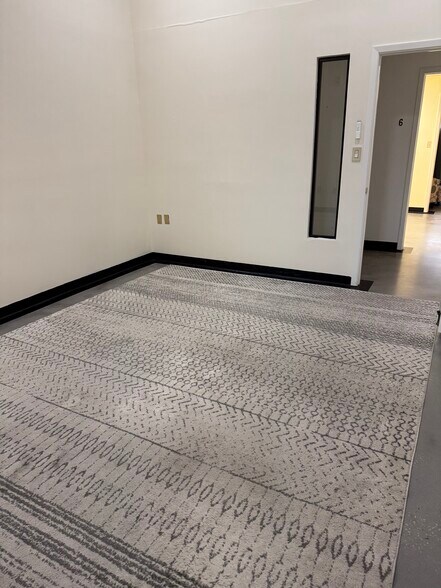 More Photos Of 621 Lakeview Rd, Clearwater Coworking Space