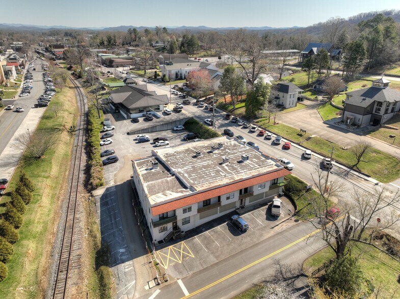 More Photos Of 990 E Main St, Blue Ridge Office For Sale